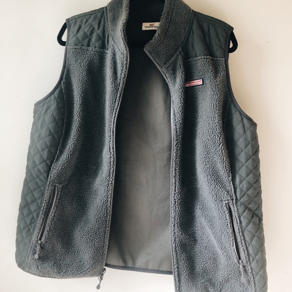 VINEYARD VINES vest